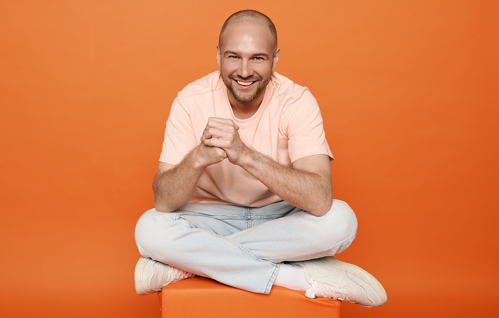 Wiktor Brzozowski dołącza do poranka Radia ESKA